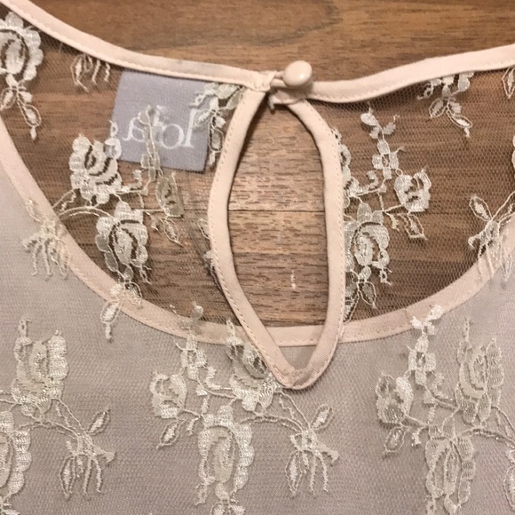 Light weight crop top - Picture 3 of 4